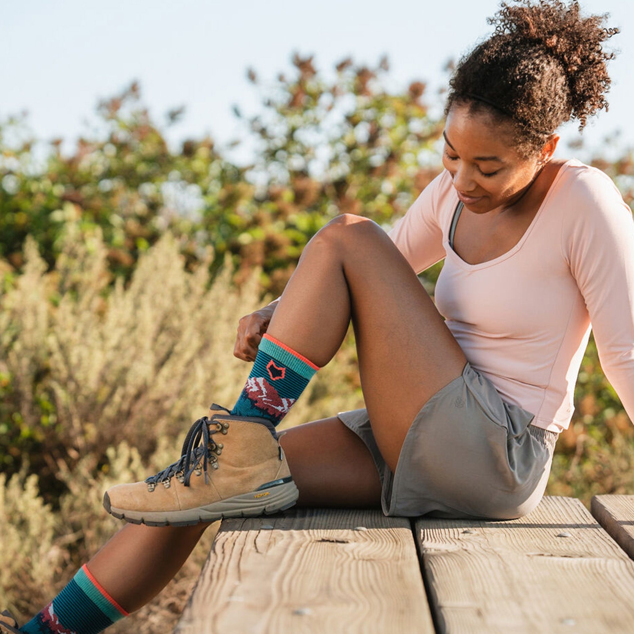 Women's Krakatoa Lightweight Crew Hiking Sock Black Small - Fox River